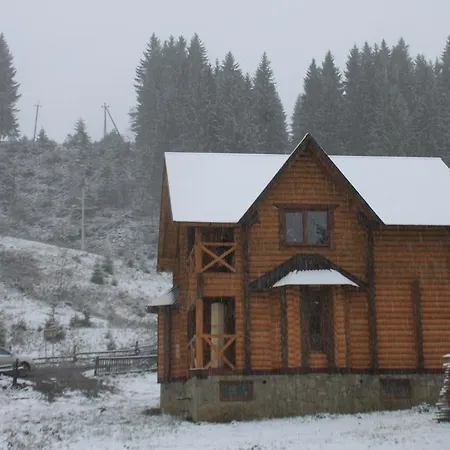 Kazkove Dzherelo アパート *